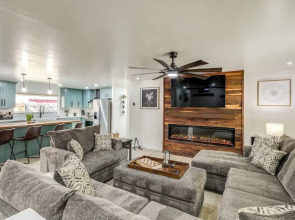 Walk to Dtwn Flagstaff: Home w/ Great Outdoor Area