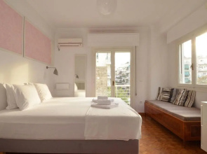 Thiseio a vintage apartment