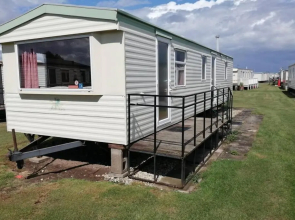 Beachside, Family-friendly, WiFi, 8 berth Caravan 133