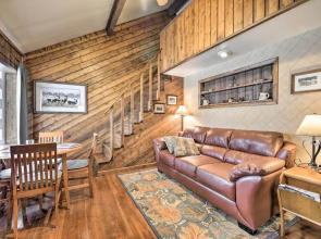 Cozy Log Cabin Escape In the Heart of Creede!