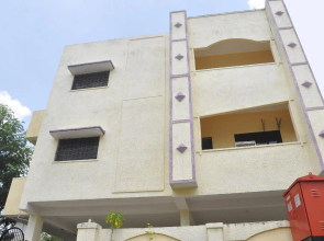 OYO 74918 Infinity Inn