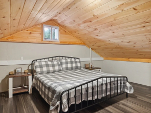 Majestic Valley Retreat 2 Bedroom Cabin by RedAwning