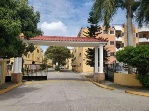 Lovely 3-bedroom unit with free parking, wifi.