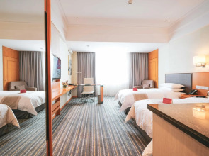 Отель Ramada Plaza by Wyndham Shanghai Pudong Airport