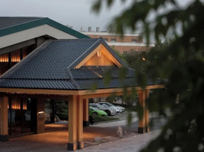 Hyakumangoku Onsen Hotel