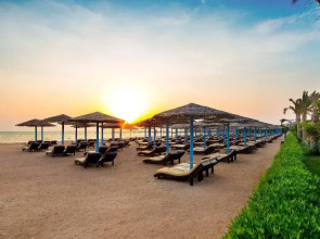 Hawaii Riviera Club Aqua Park - Families and Couples Only