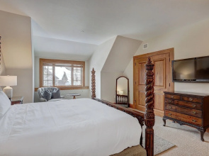 4br Ski In/ski Out The Top Of Bachelor Gulch 4 Bedroom Condo by RedAwning