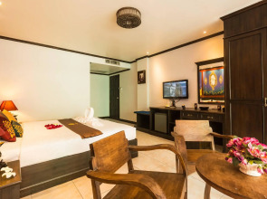 Tanawan Phuket Hotel