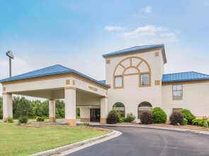 Days Inn by Wyndham Selma