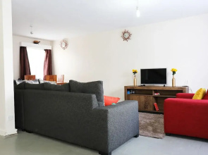 Kattaa's Quiet & Cozy Home near JKIA