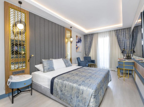 Hotel Orange Palace Side