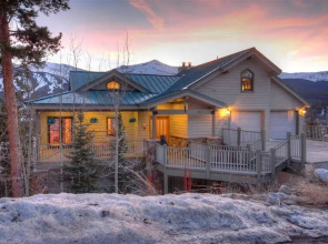 Gold Flake Lodge Main Street By Pinnacle Lodging