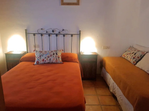 Rustic house in La Higuera (El Torcal de Antequera).