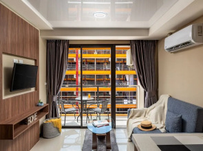 Naiharn Pearl Condo Hotel by Villacarte