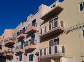 Village Corner 3 bedroom apartment with garage