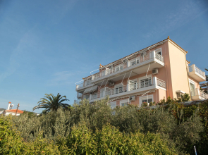 Maria Plomari Apartments