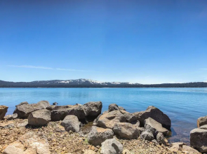 Woodsy Lake Almanor Cabin w/ Community Perks!