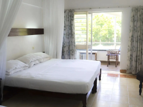 Reef Hotel