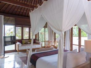 Курорт Komaneka at Tanggayuda