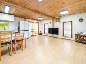 Gangneung Ggabinejip Hanok Pension