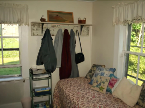 Sweet Pea Cottage - Two Bedroom Home