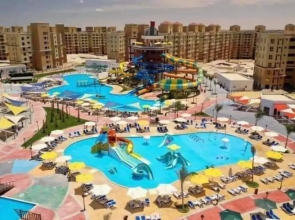 قرية اكوا فيو ، الساحل الشمالي