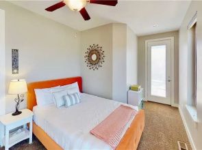 Entrada 672 - 4 Br townhouse by RedAwning