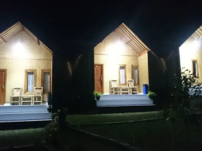 Aryasuta Bungalow