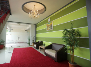 Tiara Guest House by OYO Rooms