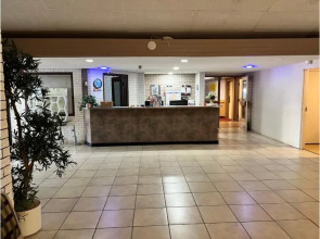 Lively Inn & Suites