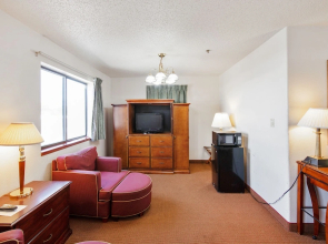 Super 8 Motel - Portage