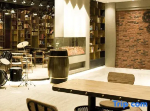 James Joyce Coffetel (Lianyungang Tongguan Road Pedestrian Street)