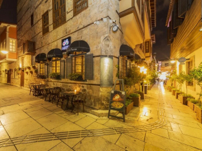 Cozy Studio Hotel Room Near Hadrian s Gate