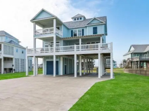 Ez Come Ez Geaux 4 Bedroom Home by Redawning