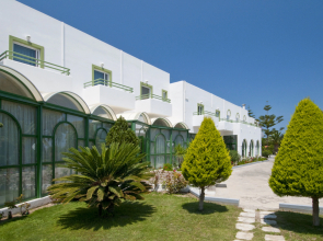 Alexandra Beach Hotel