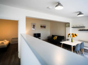 Private, Detached Annex with On-Street Parking