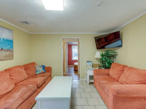 < 1/2 Mi to Beach: Wildwood Getaway w/ Patio!