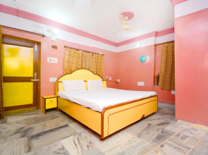 SPOT ON 37861 Locham Guest House