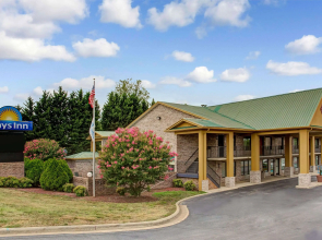 Days Inn by Wyndham Conover-Hickory