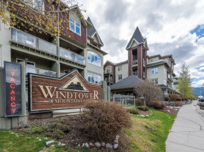 WindTower Resort - 1 BR Suite or 1 Single Room