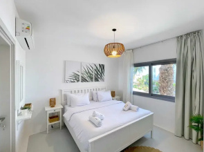Xuru Stays I Charming & Beautifully Styled 3bdr @ Swan Lake Gouna