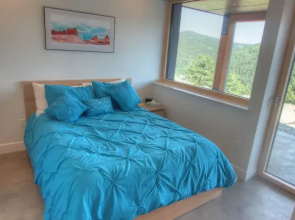 Timberline Haus 3 Bedroom Home by RedAwning