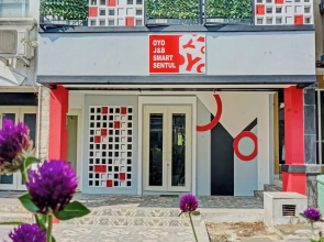 Capital O 92765 J&b Smart Sentul