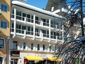 Spacious Apartment With Mountain View