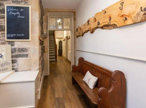 Howgills House - Sole use with 2 Hot Tubs in Yorkshire countryside location