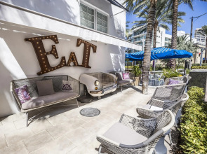 Oceanside Hotel and Suites