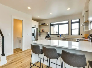Sleek Fraser Townhome < 8 Mi to Winter Park!