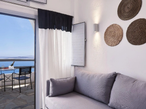 Mr and Mrs White Oia – Santorini