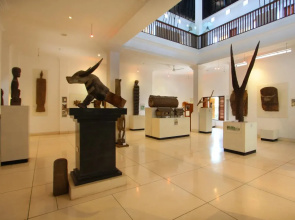 Alam Puri Art Museum, Resort & Spa