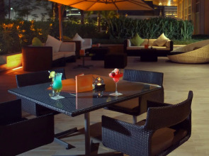 Отель Yas Plaza Circuit